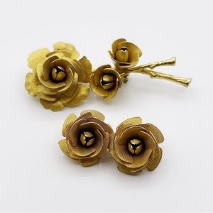 Vintage Austria gold tone rose brooch & clip on earring set